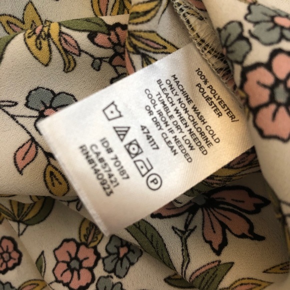 LOFT Feminine and Flowy Floral Blouse - Picture 6 of 6